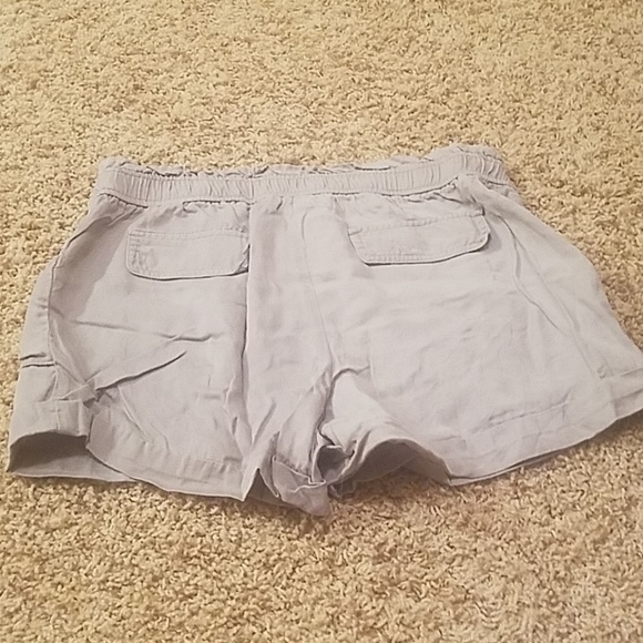 Shorts - Picture 2 of 3